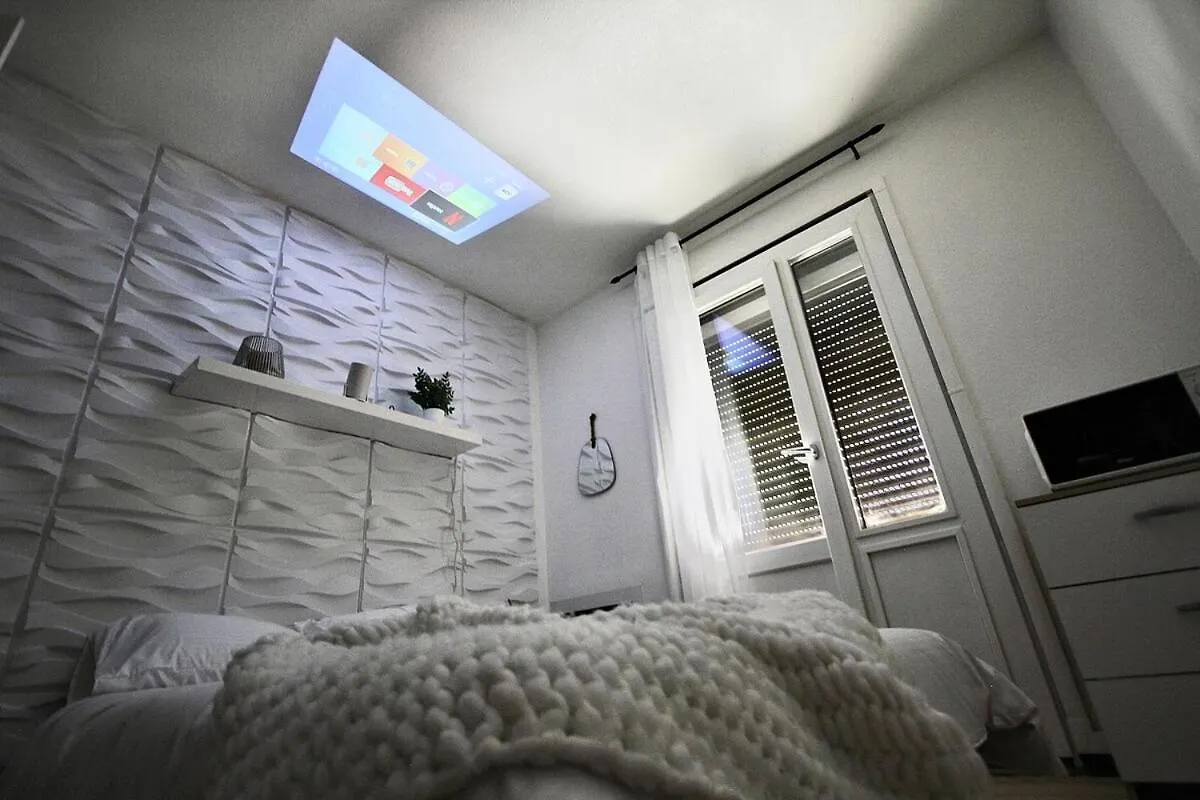 Petit Studio - Metro B - Hopital Lyon Sud Saint-Genis-Laval 0*,